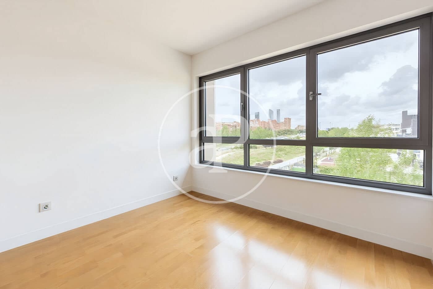 2 Zimmer Apartment zu vermieten in Madrid Stadt mit Pool Garage - 1.700 € (Ref: 9915846)