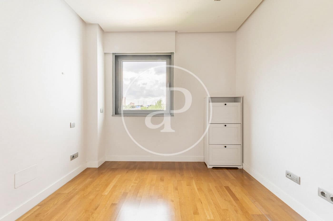 2 Zimmer Apartment zu vermieten in Madrid Stadt mit Pool Garage - 1.700 € (Ref: 9915846)
