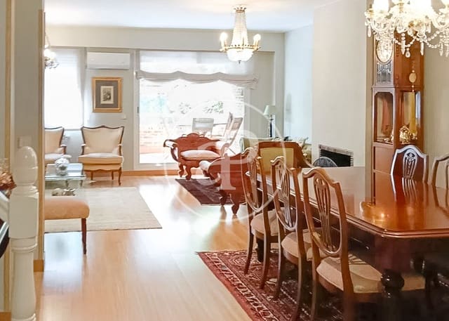 5 slaapkamer Villa te koop in Hortaleza, Madrid stad met zwembad - € 1.680.000 (Ref: 9915847)