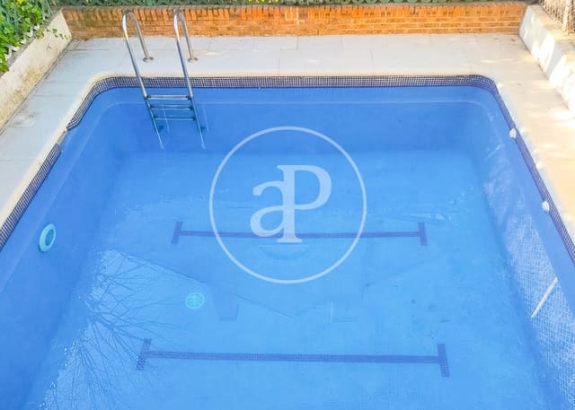 5 slaapkamer Villa te koop in Hortaleza, Madrid stad met zwembad - € 1.680.000 (Ref: 9915847)