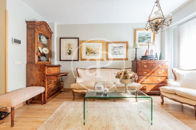 Chalet de 5 habitaciones en Hortaleza, Madrid ciudad en venta con piscina - 1.680.000 € (Ref: 9915847)