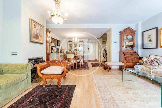 Chalet de 5 habitaciones en Hortaleza, Madrid ciudad en venta con piscina - 1.680.000 € (Ref: 9915847)