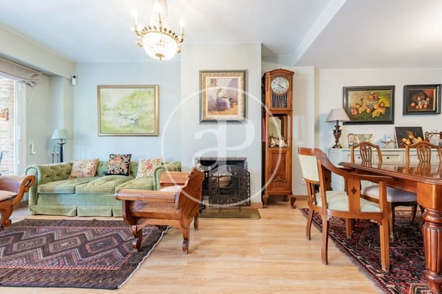Chalet de 5 habitaciones en Hortaleza, Madrid ciudad en venta con piscina - 1.680.000 € (Ref: 9915847)