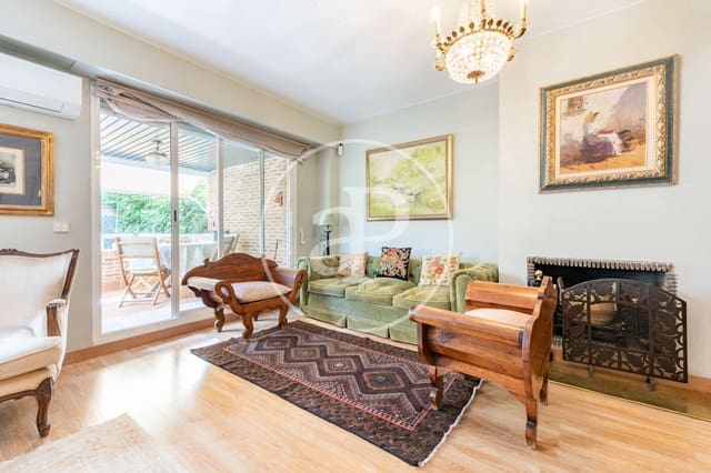 Chalet de 5 habitaciones en Hortaleza, Madrid ciudad en venta con piscina - 1.680.000 € (Ref: 9915847)