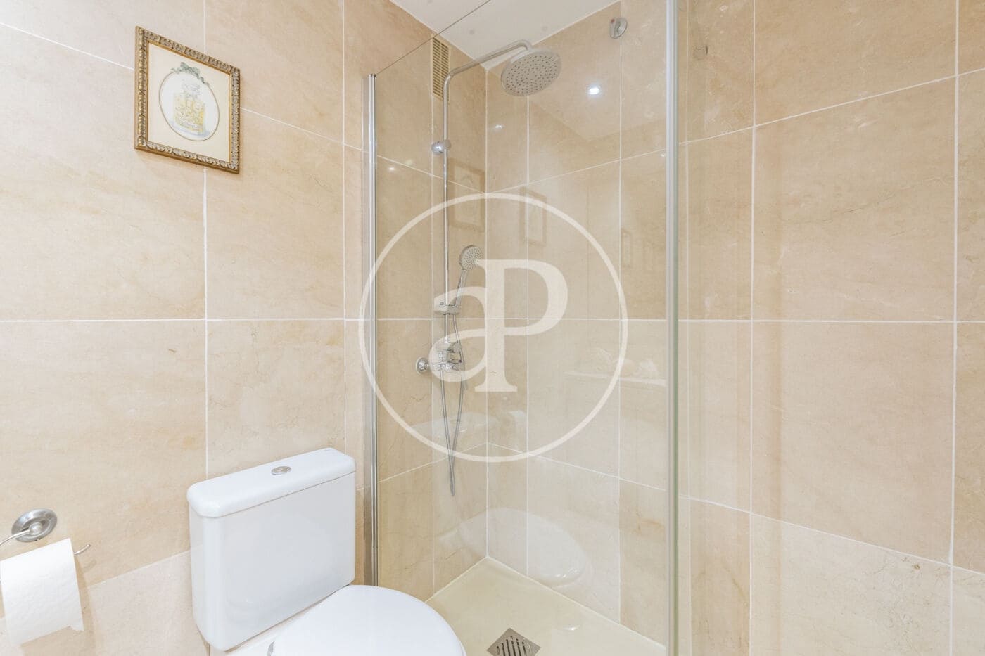 5 bedroom Villa for sale in Madrid city with pool - € 1,680,000 (Ref: 9915847)