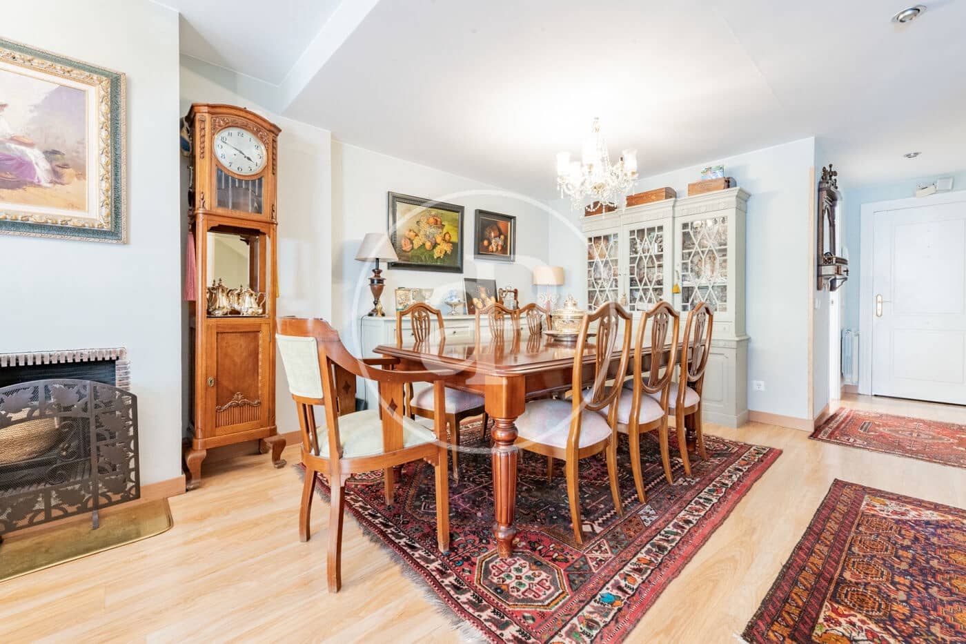 5 bedroom Villa for sale in Madrid city with pool - € 1,680,000 (Ref: 9915847)