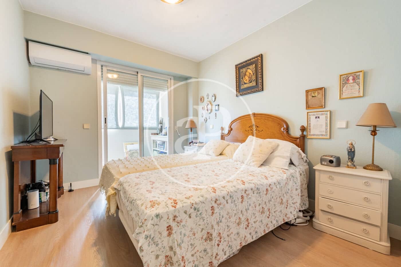 5 bedroom Villa for sale in Madrid city with pool - € 1,680,000 (Ref: 9915847)