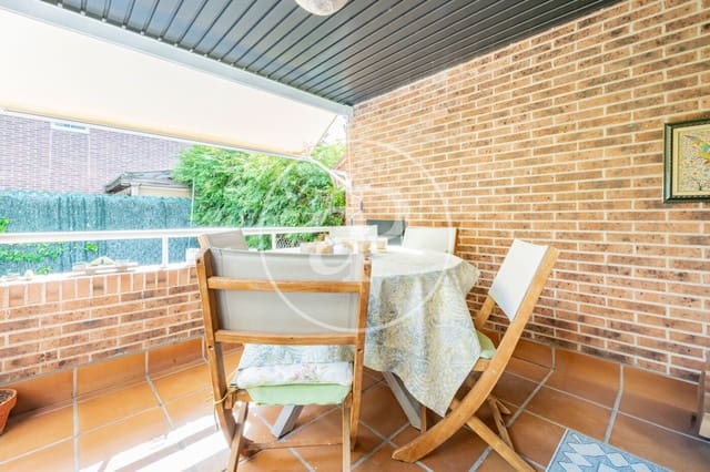 Chalet de 5 habitaciones en Hortaleza, Madrid ciudad en venta con piscina - 1.680.000 € (Ref: 9915847)