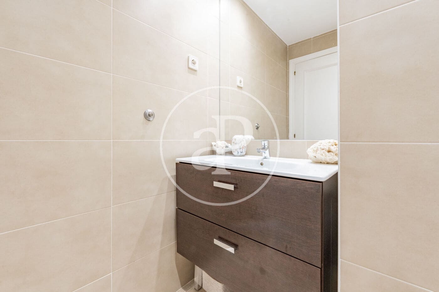 5 bedroom Villa for sale in Madrid city with pool - € 1,680,000 (Ref: 9915847)