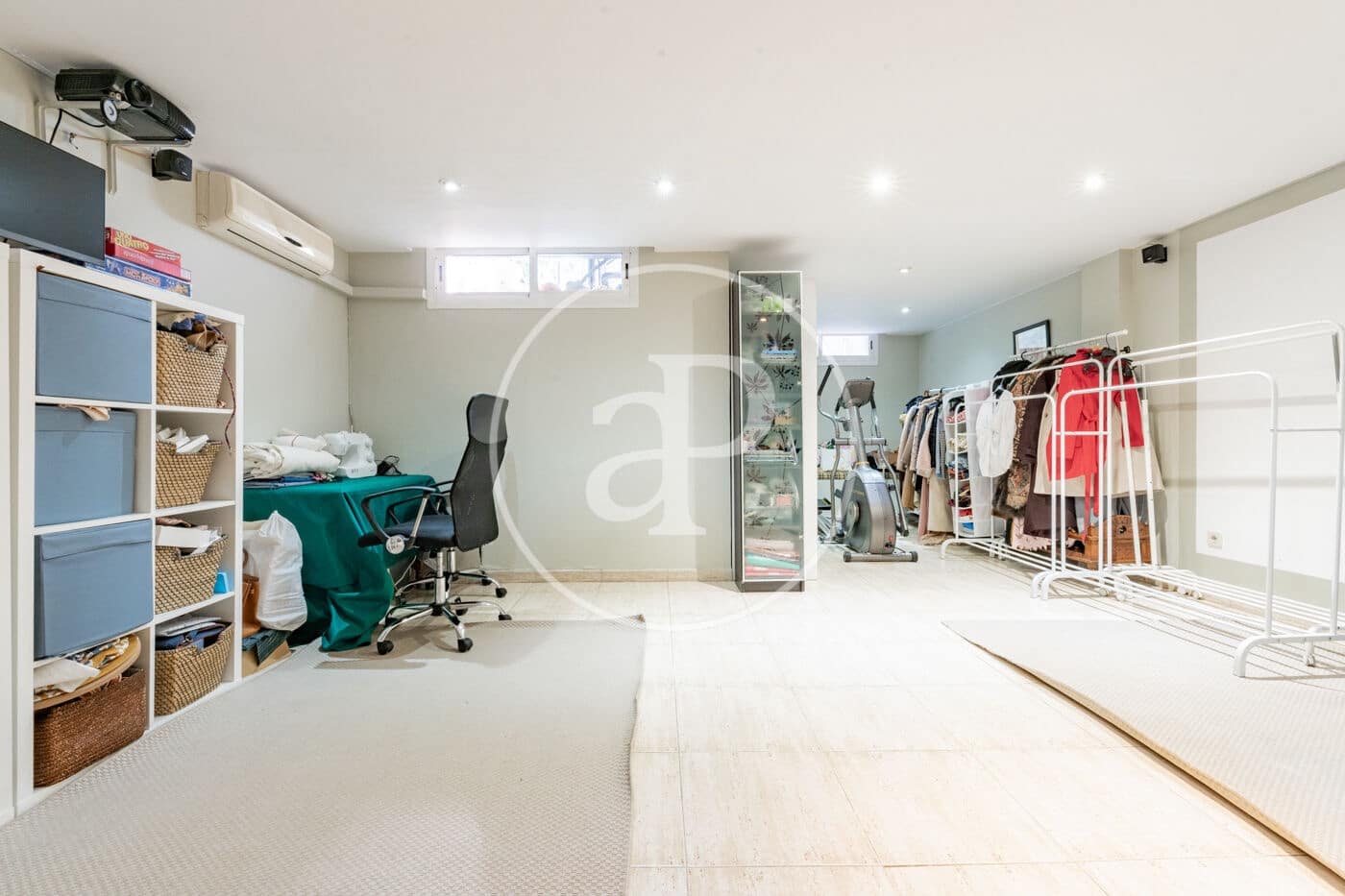 5 bedroom Villa for sale in Madrid city with pool - € 1,680,000 (Ref: 9915847)
