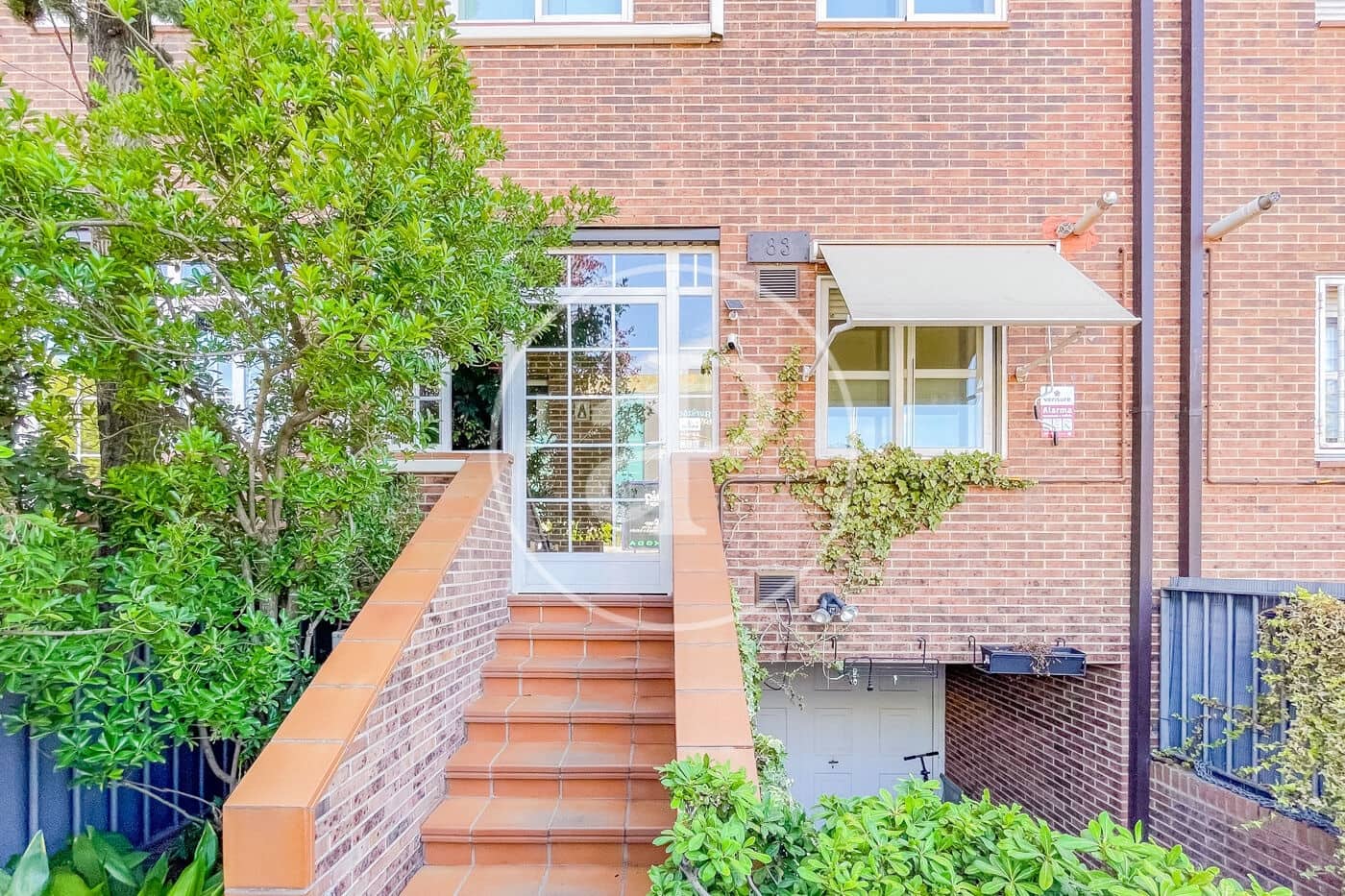 5 bedroom Villa for sale in Madrid city with pool - € 1,680,000 (Ref: 9915847)