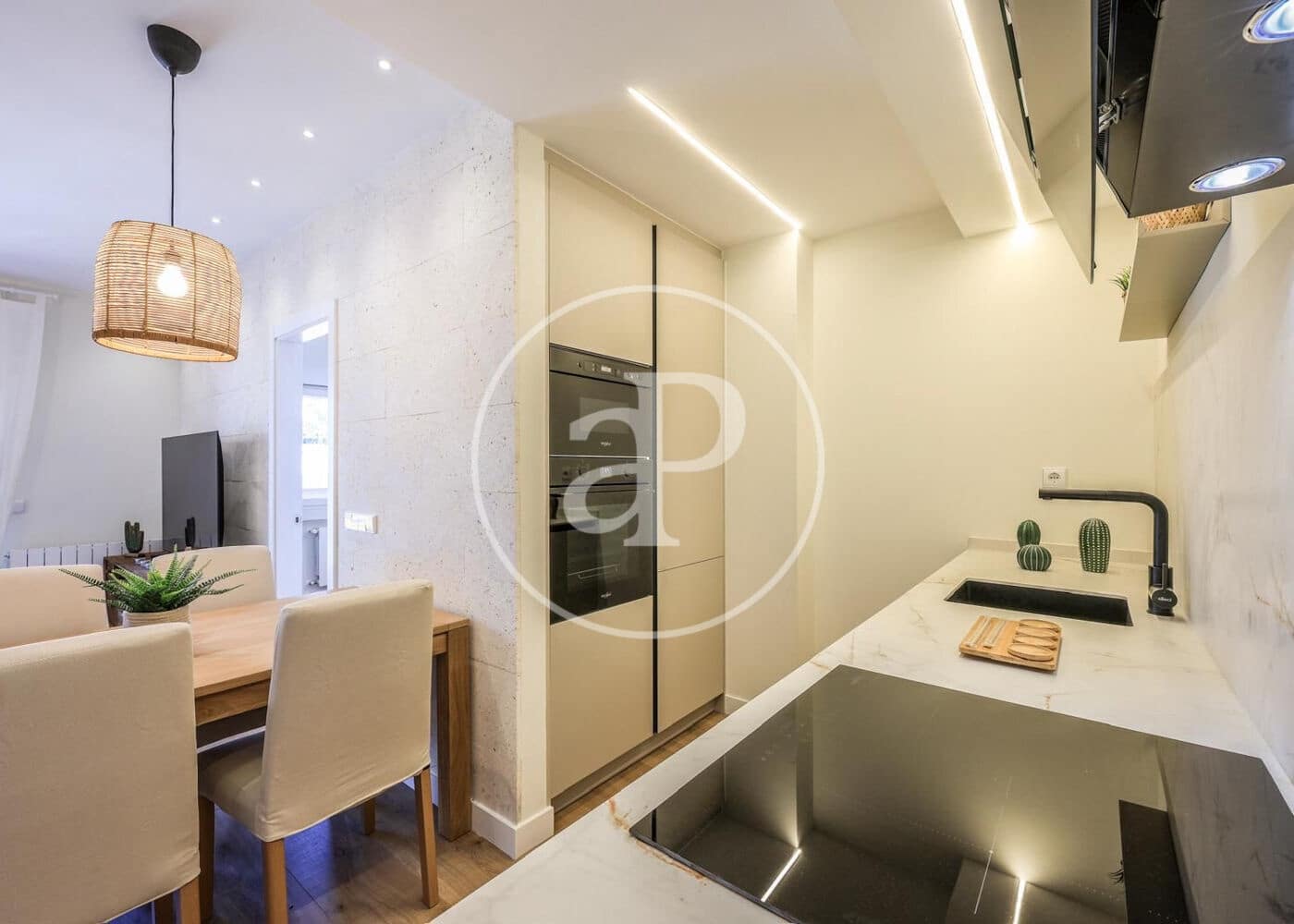 2 bedroom Penthouse for sale in Madrid city - € 975,000 (Ref: 9920439)