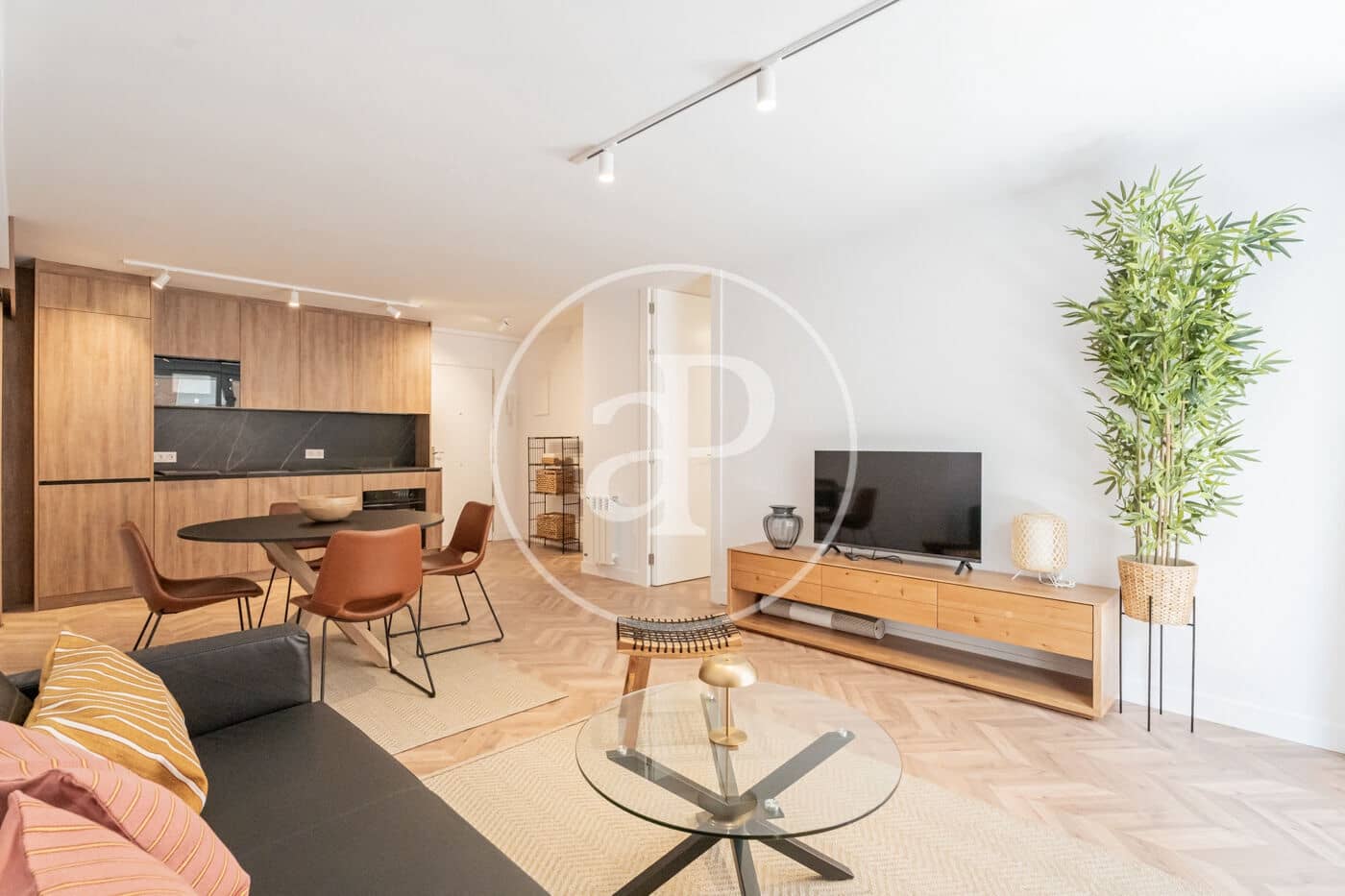 1 sovrum Lägenhet att hyra i Madrid stad - 1 950 € (Ref: 9920440)