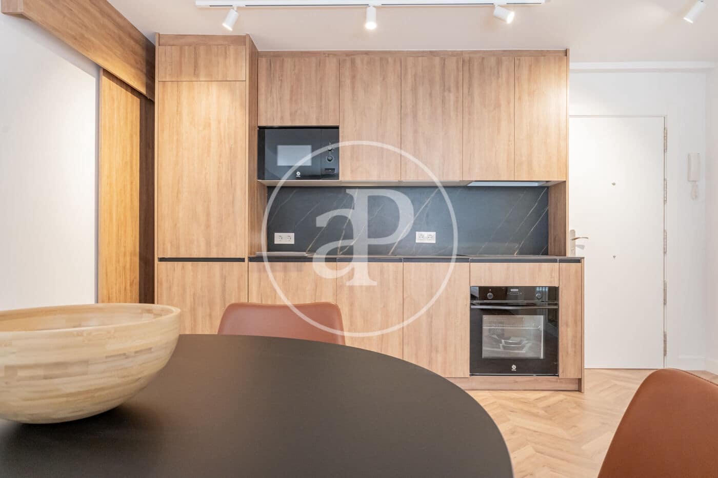 1 sovrum Lägenhet att hyra i Madrid stad - 1 950 € (Ref: 9920440)