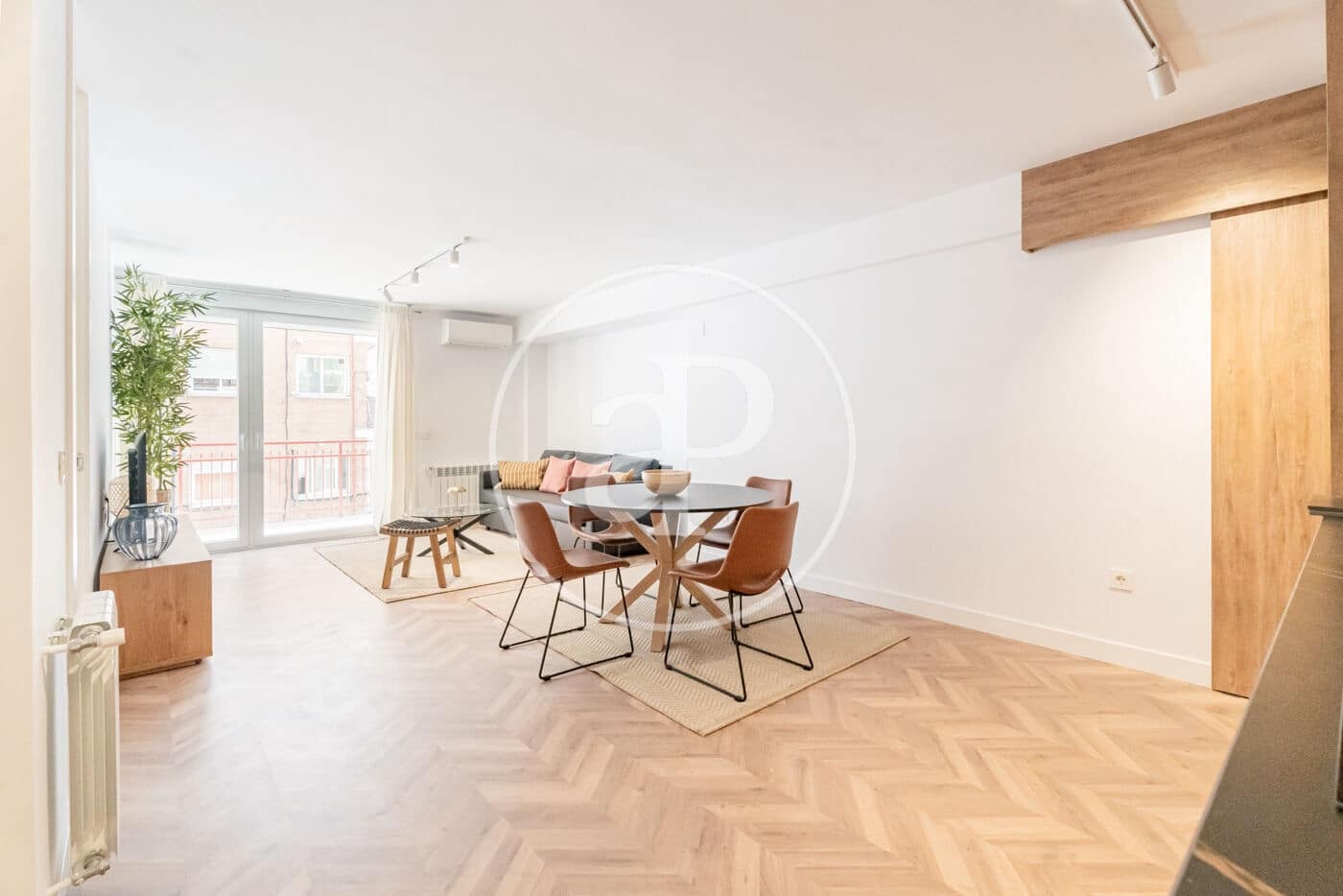 1 sovrum Lägenhet att hyra i Madrid stad - 1 950 € (Ref: 9920440)