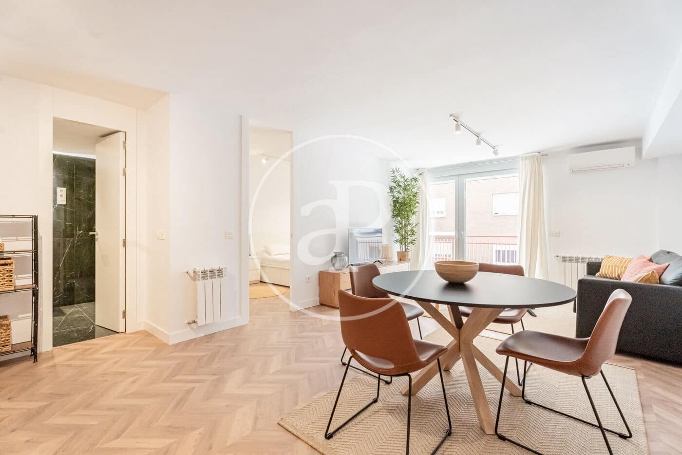 1 sovrum Lägenhet att hyra i Madrid stad - 1 950 € (Ref: 9920440)