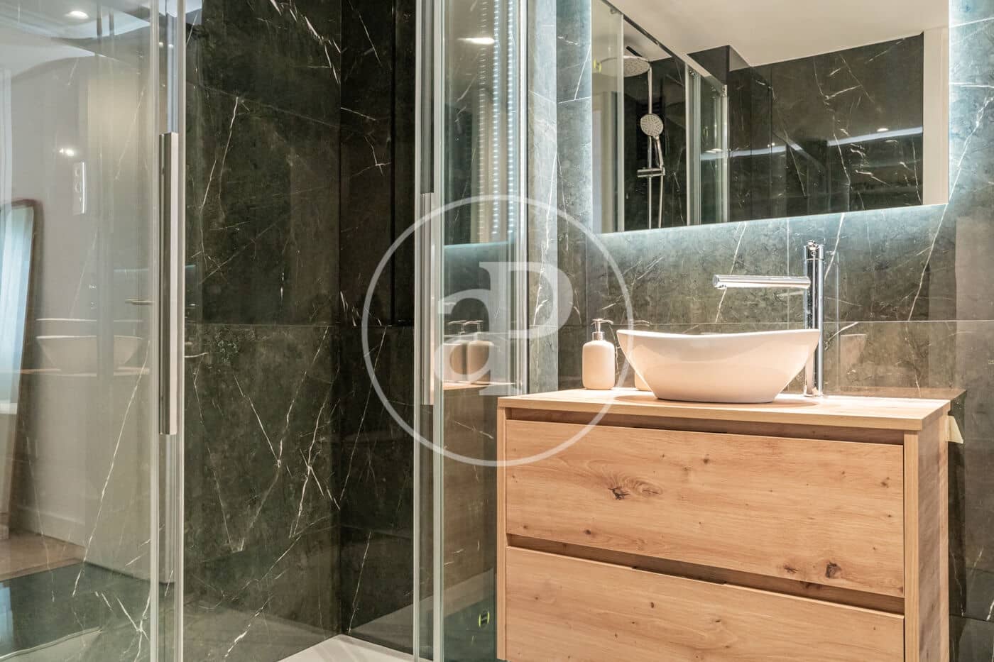 1 sovrum Lägenhet att hyra i Madrid stad - 1 950 € (Ref: 9920440)