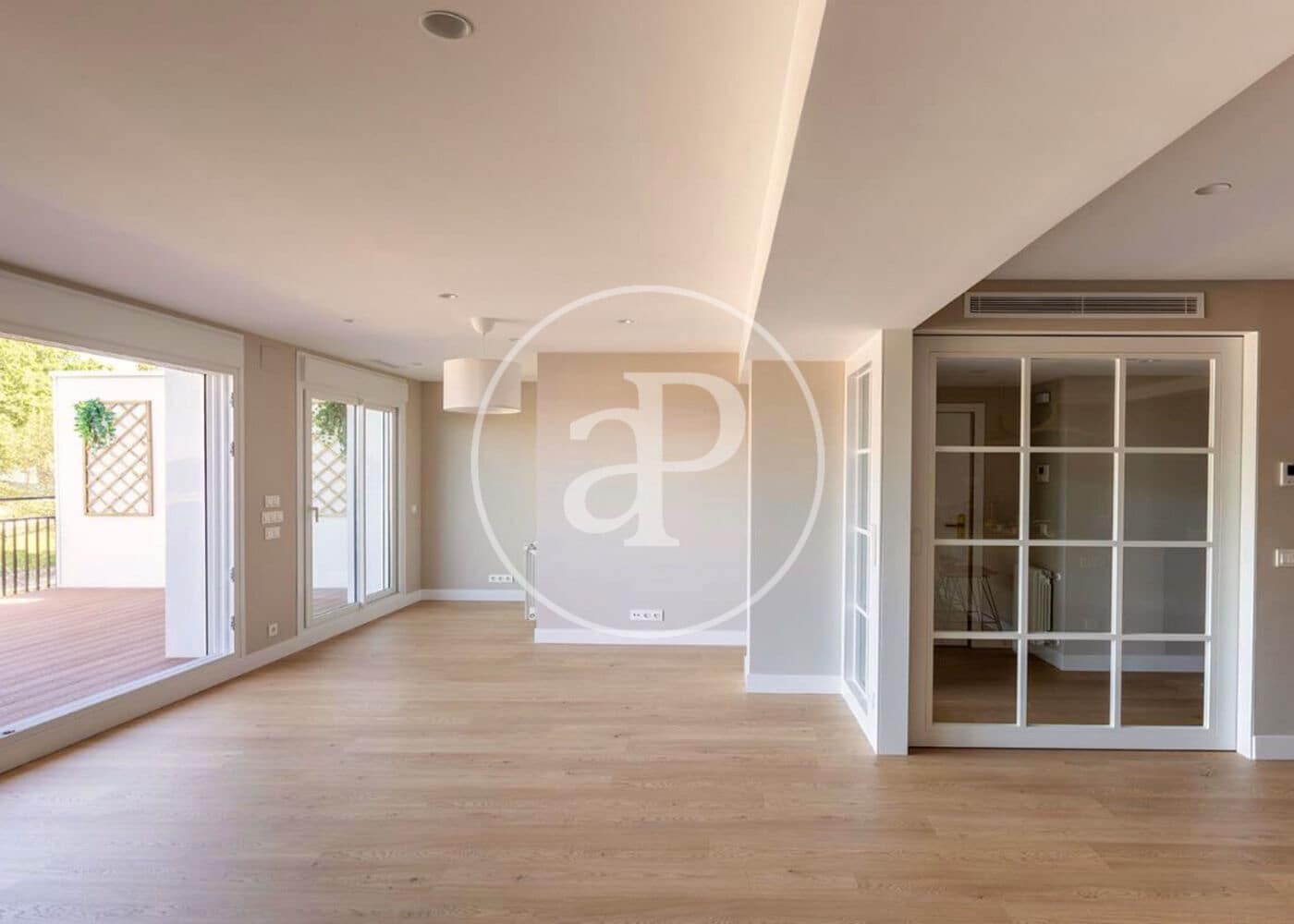4 bedroom Penthouse for sale in Madrid city - € 2,020,000 (Ref: 9920441)