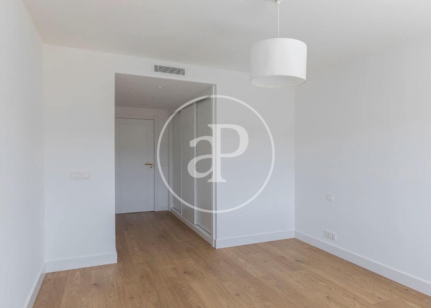 4 bedroom Penthouse for sale in Madrid city - € 2,020,000 (Ref: 9920441)