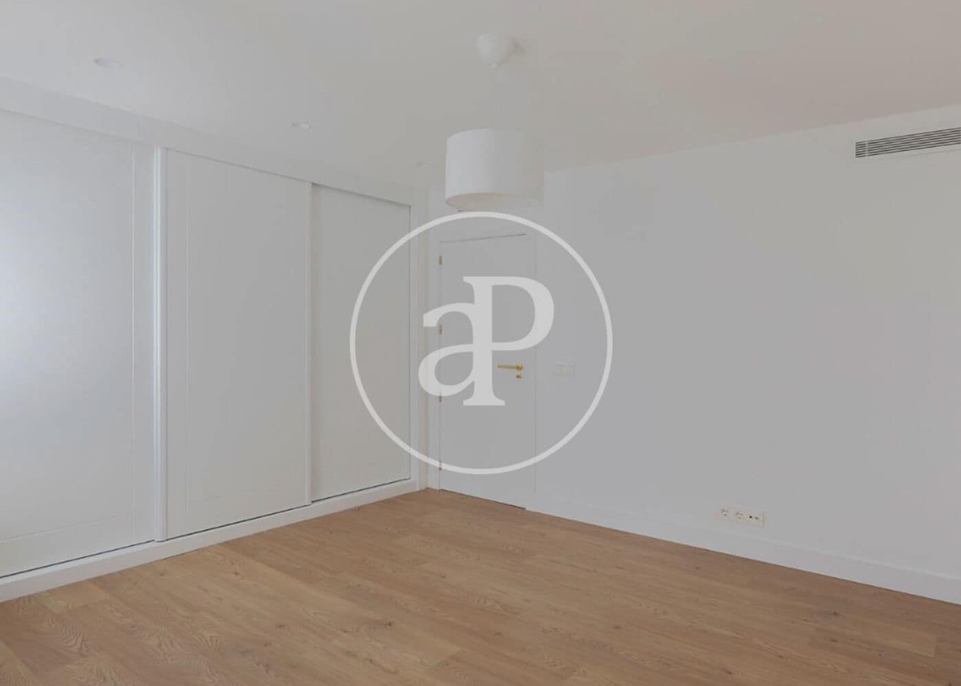 4 bedroom Penthouse for sale in Madrid city - € 2,020,000 (Ref: 9920441)