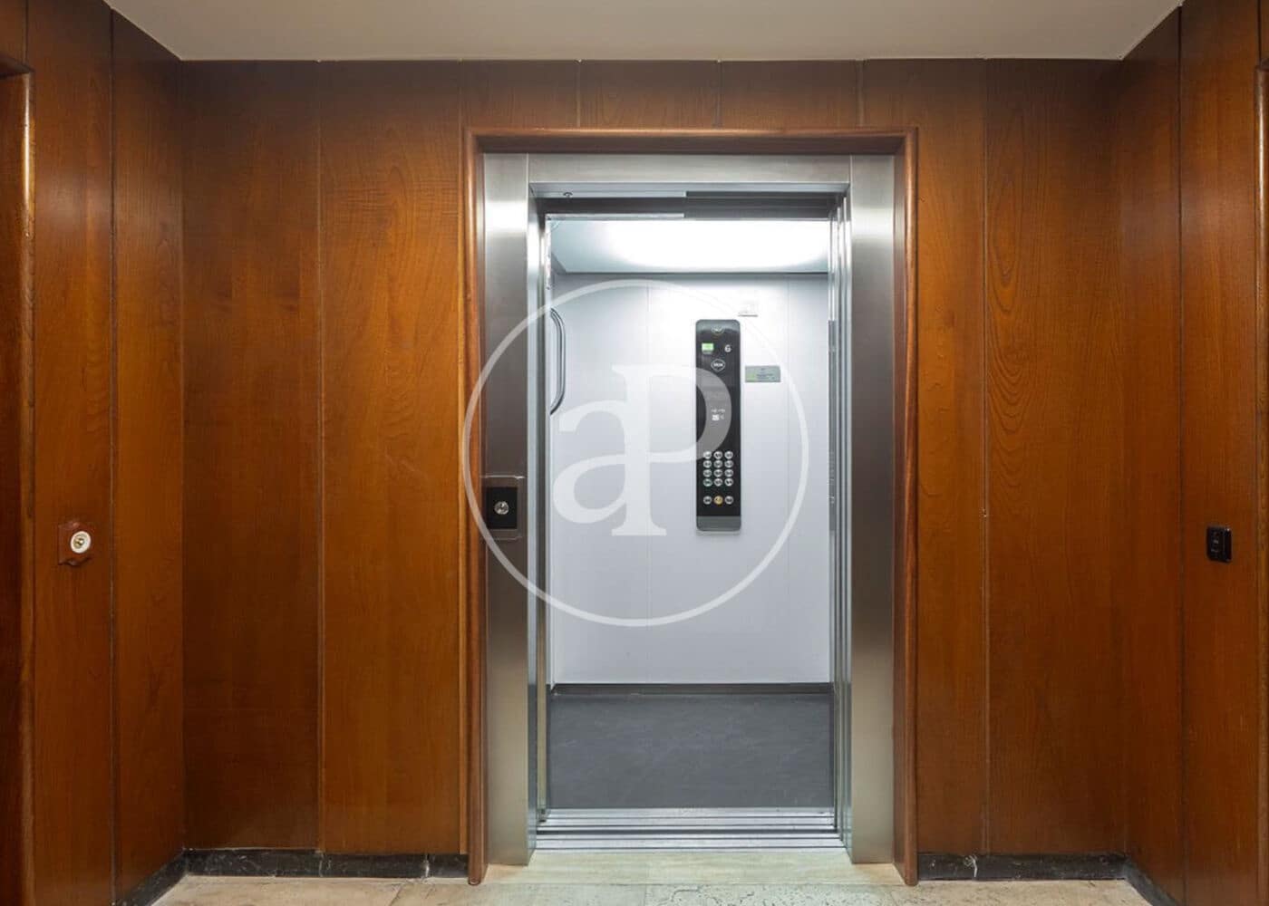 4 bedroom Penthouse for sale in Madrid city - € 2,020,000 (Ref: 9920441)