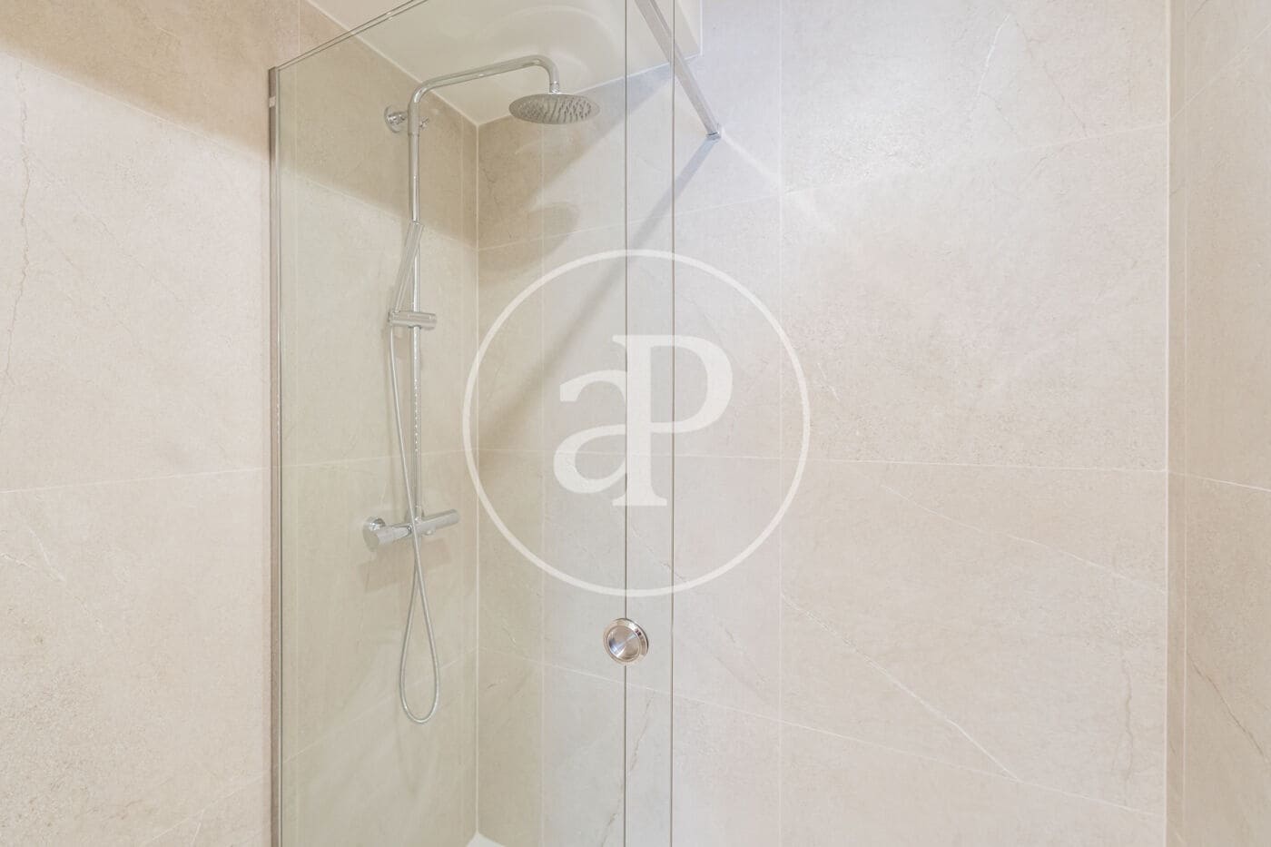 3 bedroom Apartment for sale in Madrid city with pool - € 1,059,000 (Ref: 9920443)