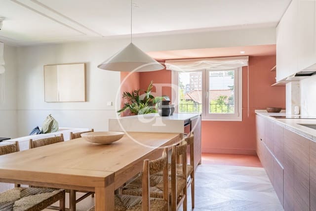 3 slaapkamer Appartement te koop in Ciudad Jardín, Madrid stad met zwembad - € 1.059.000 (Ref: 9920443)