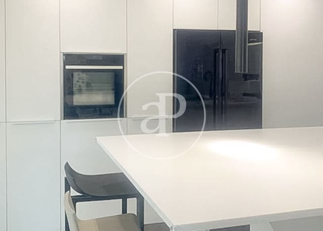 4 sovrum Lägenhet att hyra i Ibiza, Madrid stad med garage - 4 000 € (Ref: 9920444)