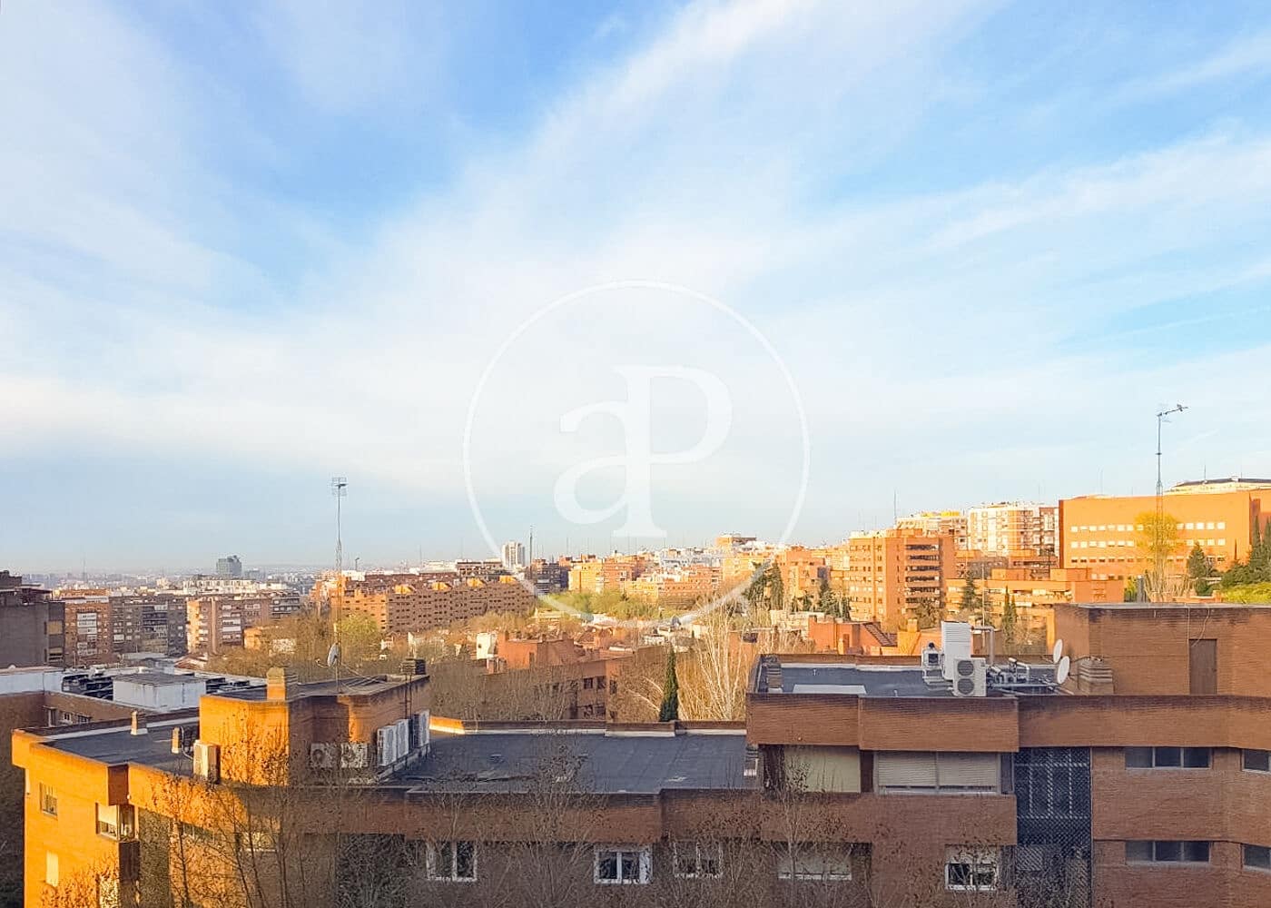 4 sovrum Lägenhet att hyra i Madrid stad med garage - 4 000 € (Ref: 9920444)