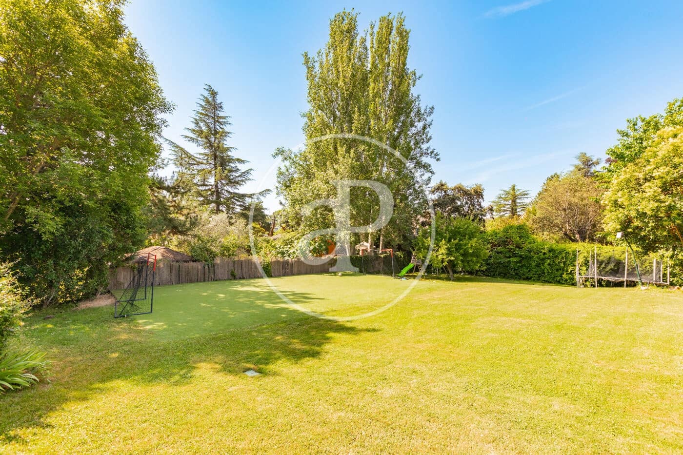 Chalet de 6 habitaciones en San Sebastián de los Reyes en venta con piscina - 1.925.000 € (Ref: 9922318)