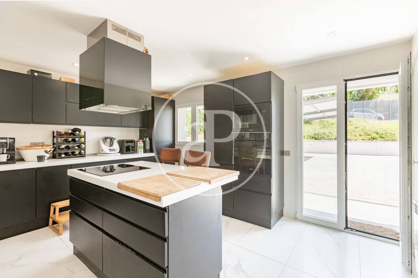 Chalet de 6 habitaciones en San Sebastián de los Reyes en venta con piscina - 1.925.000 € (Ref: 9922318)