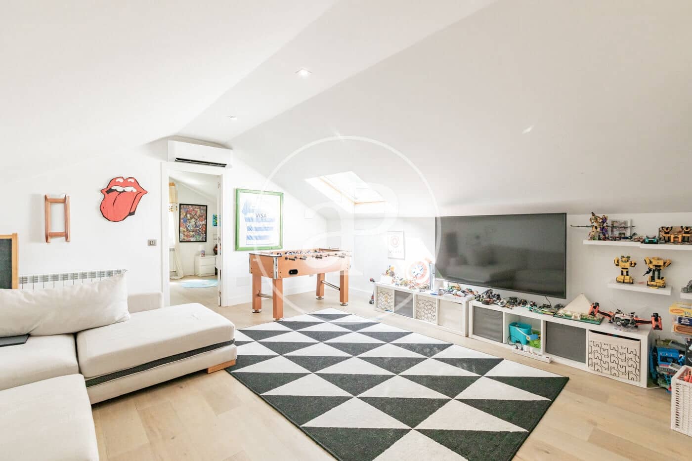 Chalet de 6 habitaciones en San Sebastián de los Reyes en venta con piscina - 1.925.000 € (Ref: 9922318)