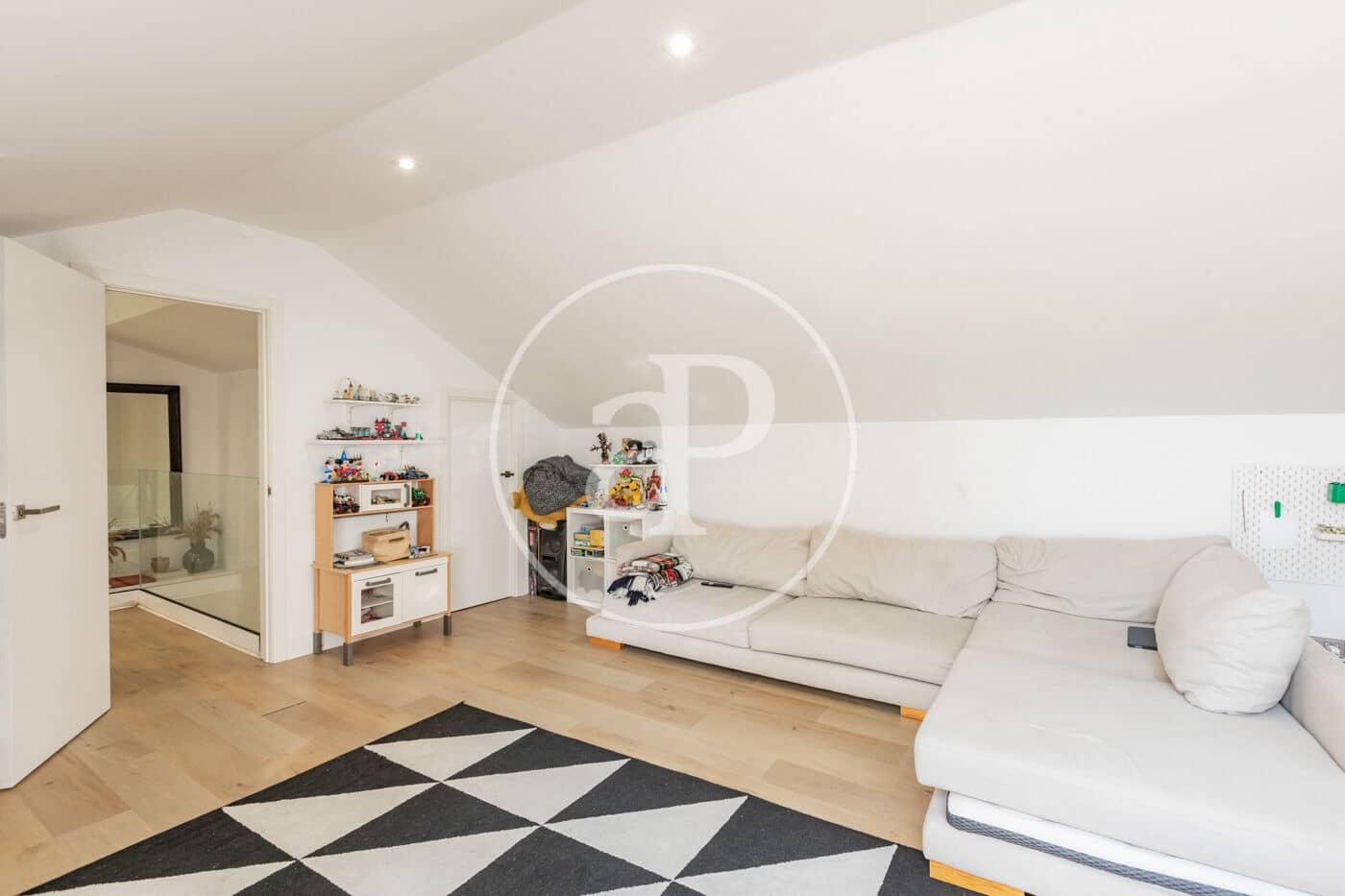 Chalet de 6 habitaciones en San Sebastián de los Reyes en venta con piscina - 1.925.000 € (Ref: 9922318)
