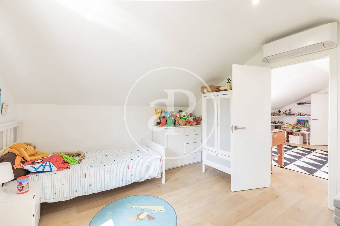 Chalet de 6 habitaciones en San Sebastián de los Reyes en venta con piscina - 1.925.000 € (Ref: 9922318)