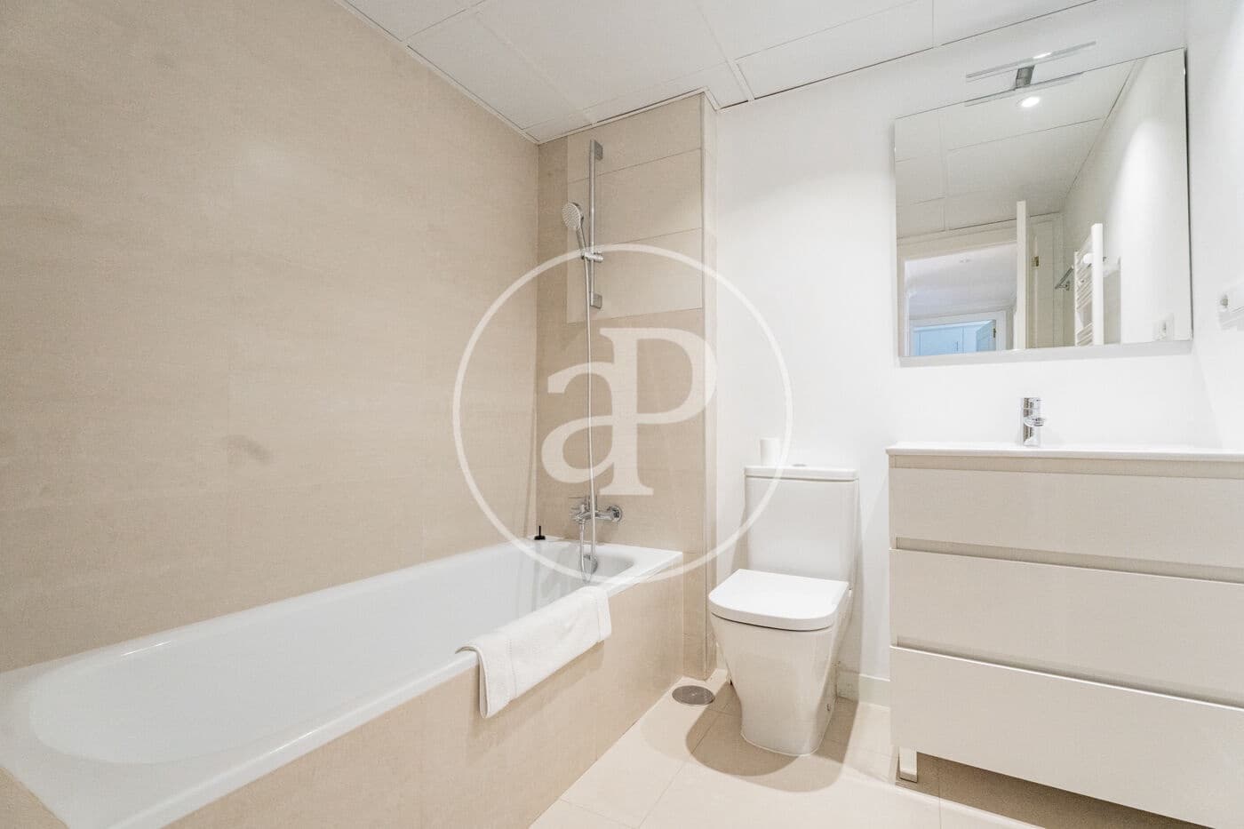 3 soveværelse Lejlighed til salg i Madrid by - € 1.479.000 (Ref: 9922319)