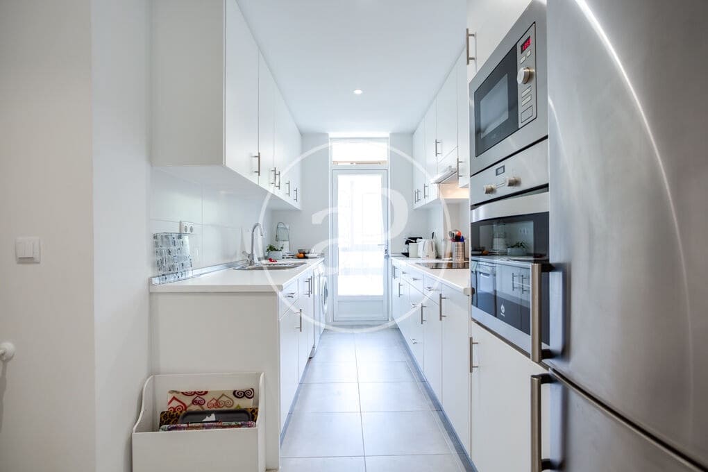 3 soveværelse Lejlighed til salg i Madrid by - € 1.479.000 (Ref: 9922319)