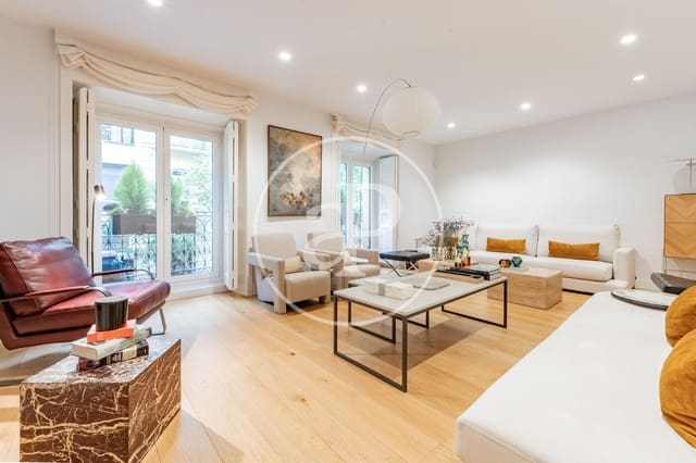 Apartamento de 3 habitaciones en Jerónimos, Madrid ciudad en alquiler - 7.800 € (Ref: 9924623)