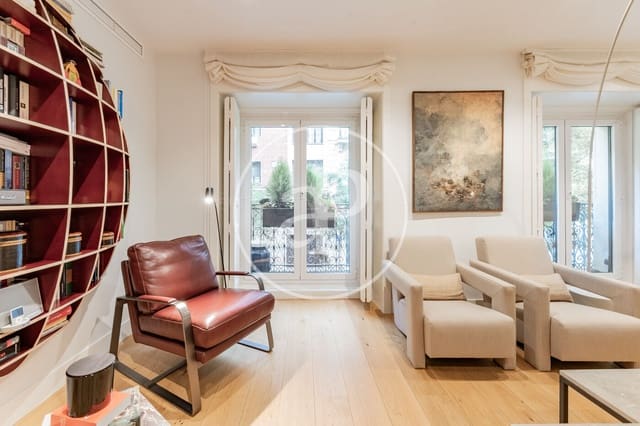Apartamento de 3 habitaciones en Jerónimos, Madrid ciudad en alquiler - 7.800 € (Ref: 9924623)
