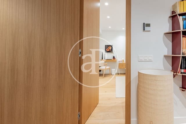 Apartamento de 3 habitaciones en Jerónimos, Madrid ciudad en alquiler - 7.800 € (Ref: 9924623)