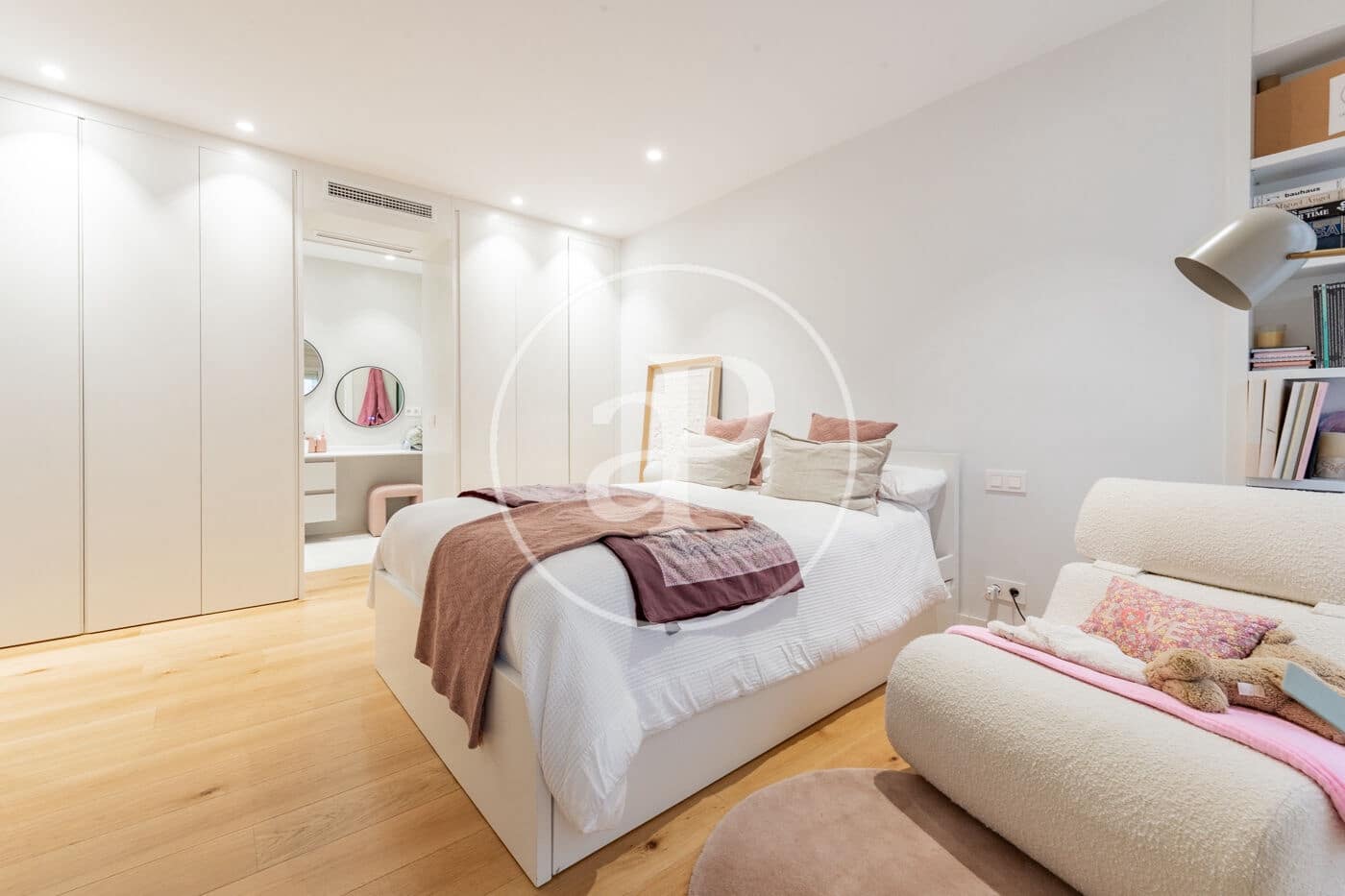 3 bedroom Apartment for rent in Madrid city - € 7,800 (Ref: 9924623)