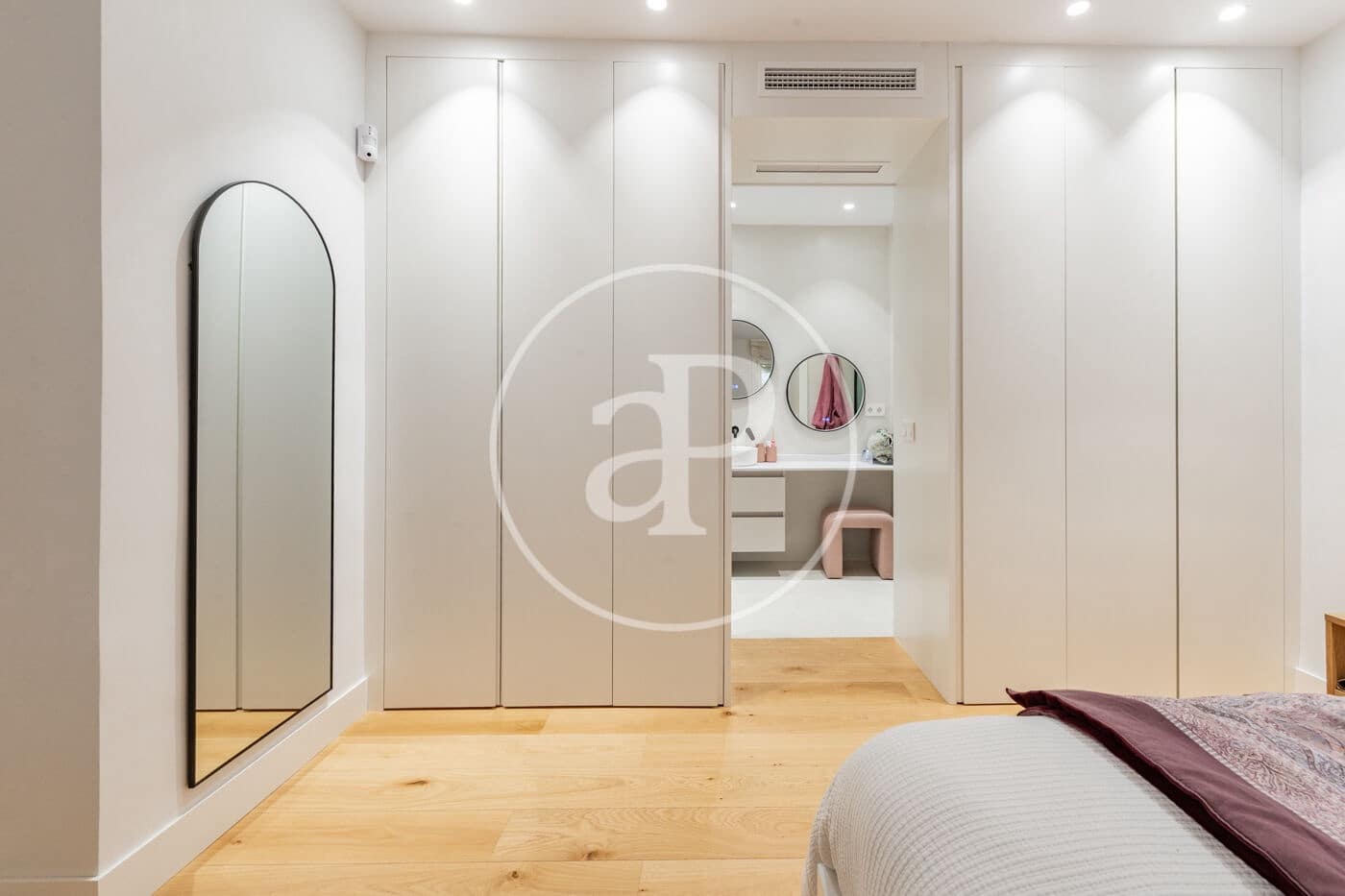3 bedroom Apartment for rent in Madrid city - € 7,800 (Ref: 9924623)