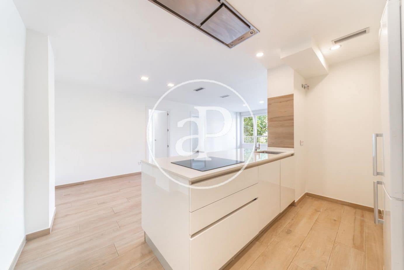 Apartamento de 3 habitaciones en Madrid ciudad en alquiler - 2.350 € (Ref: 9924624)