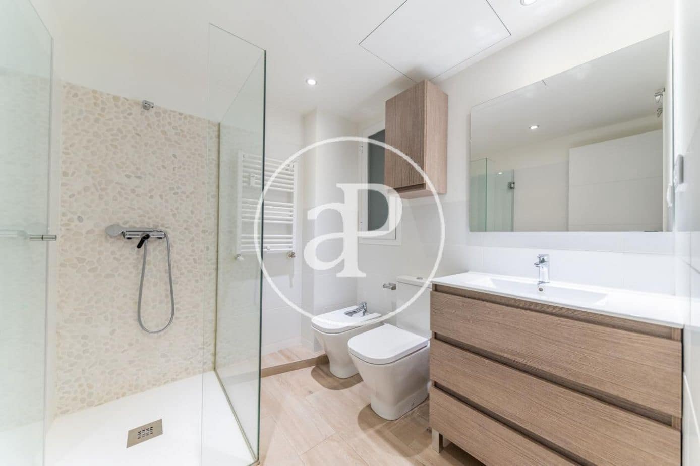 Apartamento de 3 habitaciones en Madrid ciudad en alquiler - 2.350 € (Ref: 9924624)