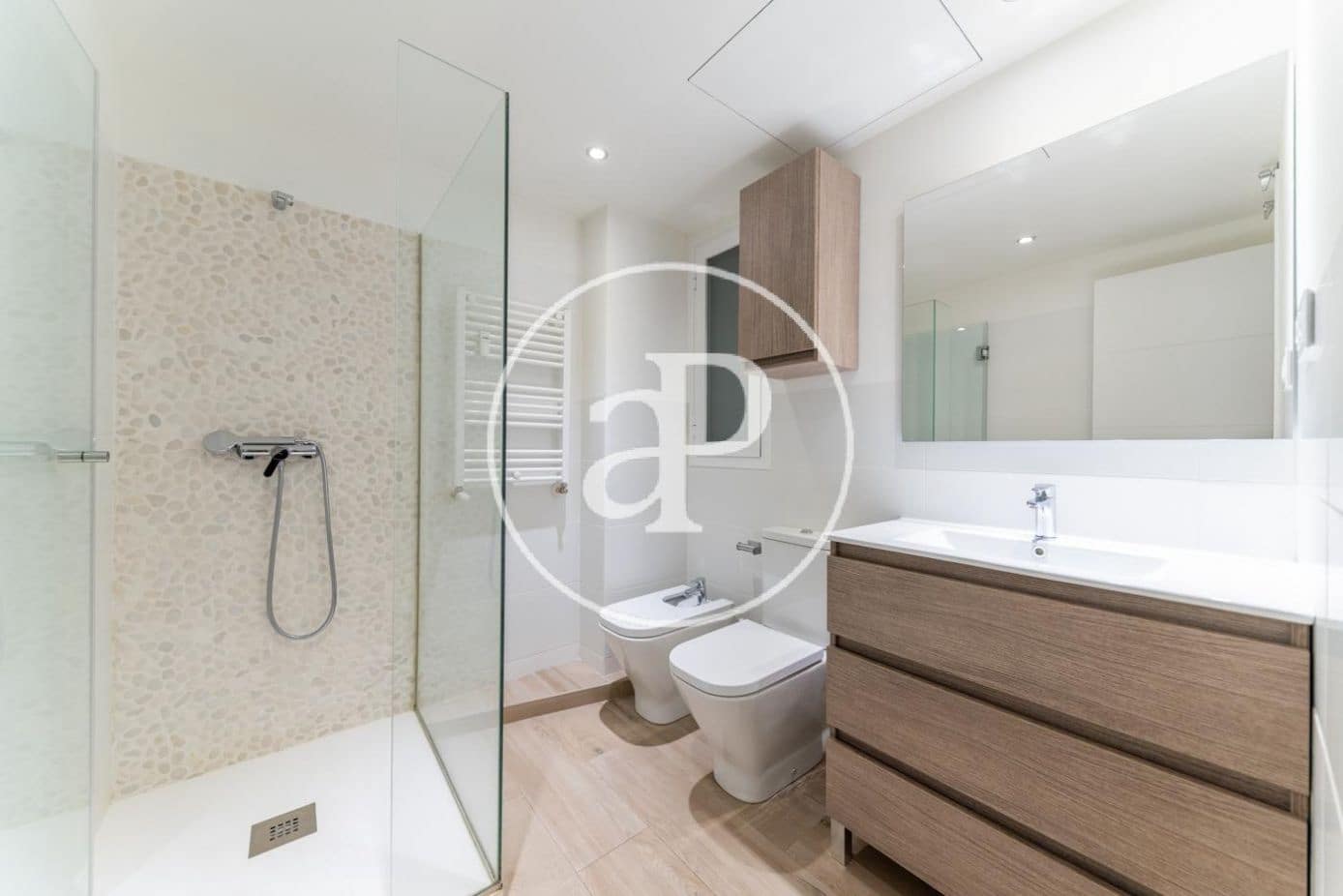 Apartamento de 3 habitaciones en Madrid ciudad en alquiler - 2.350 € (Ref: 9924624)
