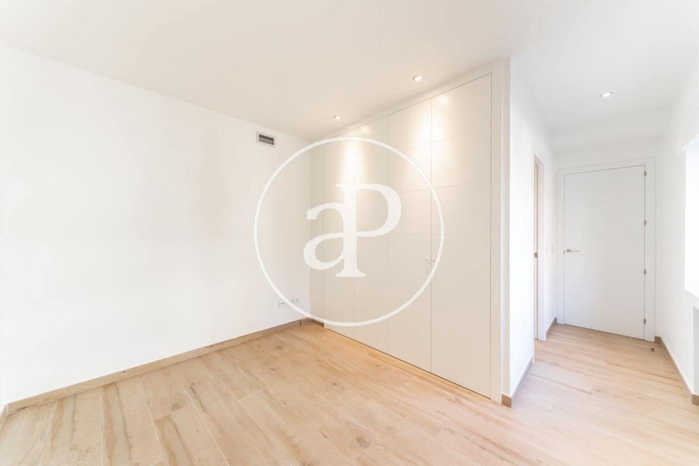 Apartamento de 3 habitaciones en Madrid ciudad en alquiler - 2.350 € (Ref: 9924624)