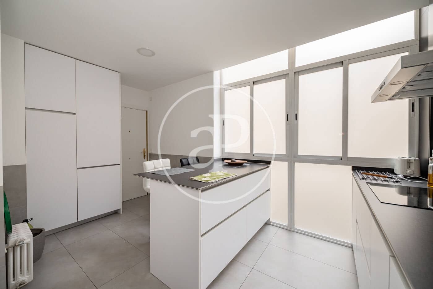 Apartamento de 3 habitaciones en Madrid ciudad en alquiler con garaje - 4.500 € (Ref: 9927413)