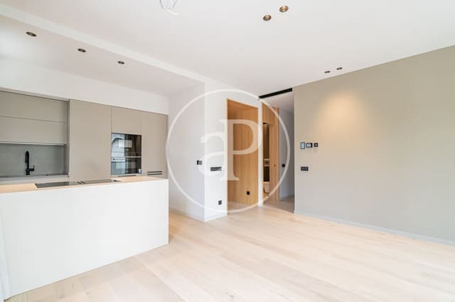 2 quarto Apartamento para arrendar em Colina, Madrid cidade com piscina garagem - 3 800 € (Ref: 9927414)