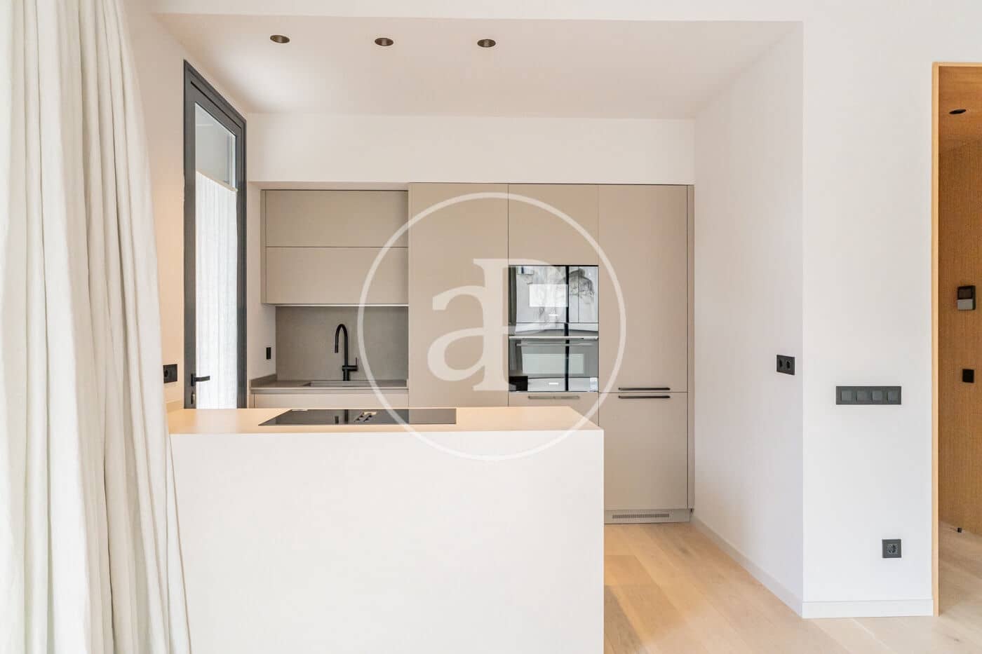 2 quarto Apartamento para arrendar em Madrid cidade com piscina garagem - 3 800 € (Ref: 9927414)