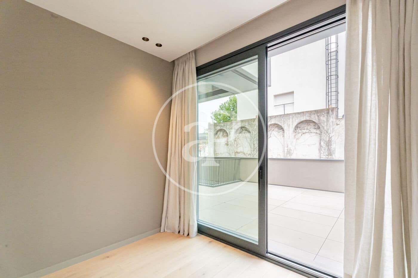2 quarto Apartamento para arrendar em Madrid cidade com piscina garagem - 3 800 € (Ref: 9927414)