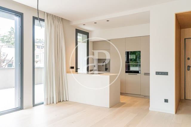 2 quarto Apartamento para arrendar em Colina, Madrid cidade com piscina garagem - 3 800 € (Ref: 9927414)
